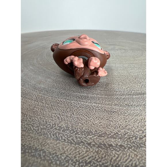 Littlest Pet Shop Chimpanzee #663 Yellow Splash Head Aqua Paint Splash Eyes - Picture 5 of 5